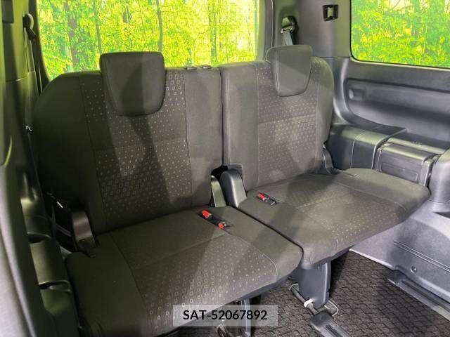 Toyota NOAH 2021-12 350309-10