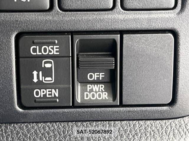 Toyota NOAH 2021-12 350309-5