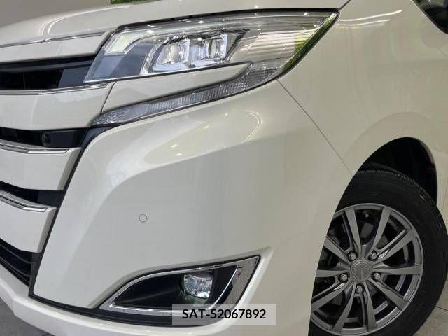 Toyota NOAH 2021-12 350309-13