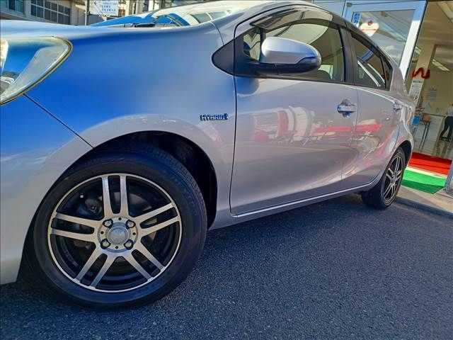 Toyota AQUA 2012-12 194035-28