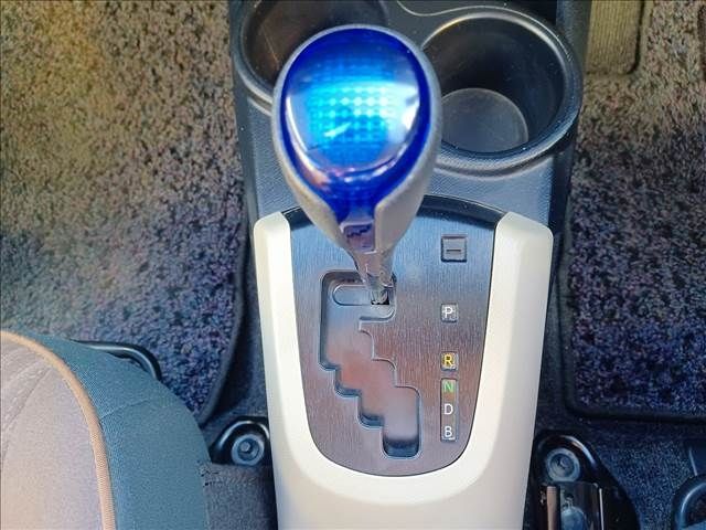 Toyota AQUA 2012-12 194035-12