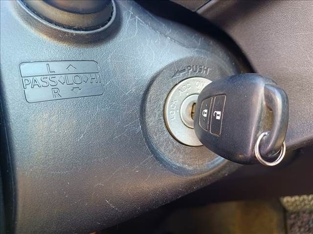 Toyota AQUA 2012-12 194035-22