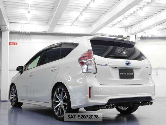 Toyota PRIUS ALPHA 2015-02 243656-2