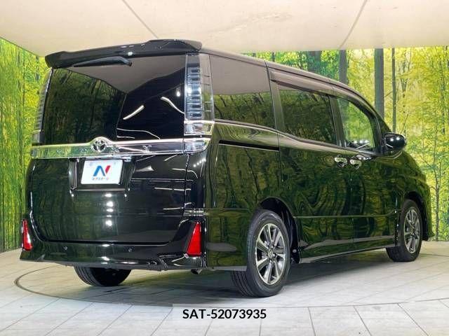 Toyota VOXY 2021-04 340249-18