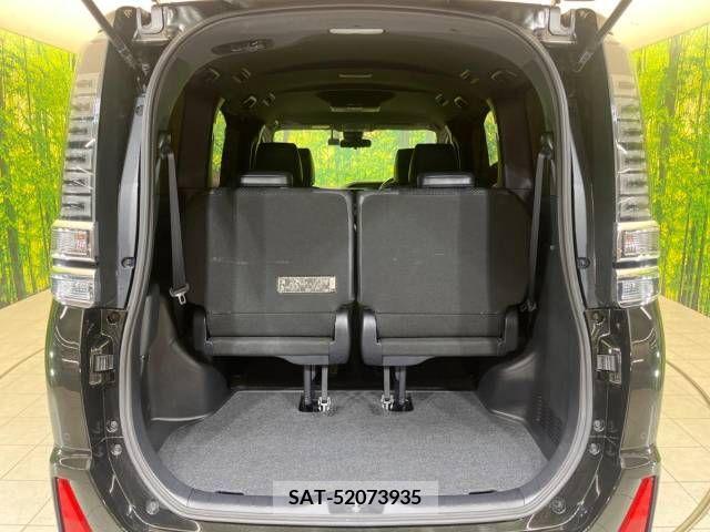 Toyota VOXY 2021-04 340249-11