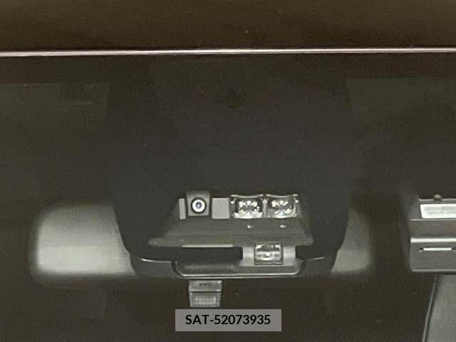 Toyota VOXY 2021-04 340249-2