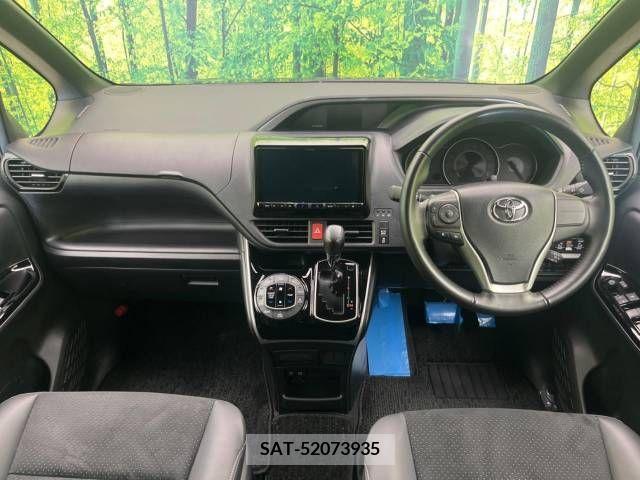 Toyota VOXY 2021-04 340249-1