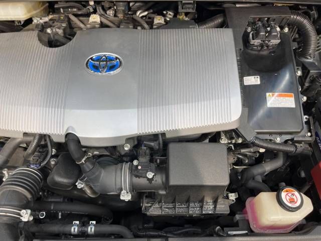 Toyota PRIUS PHV 2017-08 18128-17