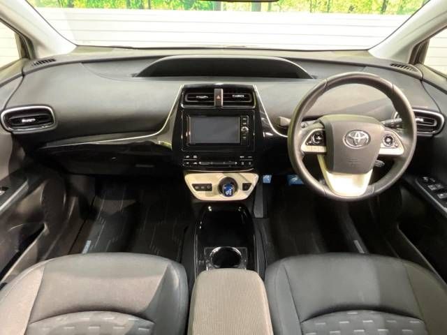Toyota PRIUS PHV 2017-08 18128-1