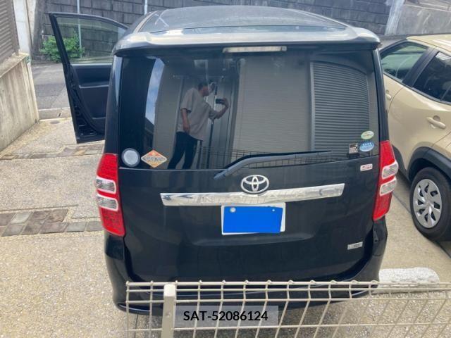 Toyota NOAH 2011-08 392839-6