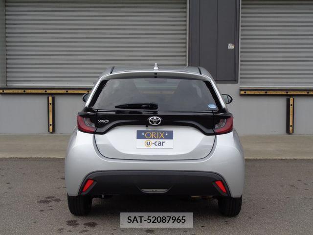 Toyota YARIS 2020-10 202025-18