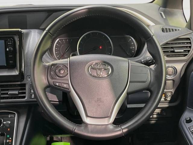 Toyota VOXY 2015-10 192483-12