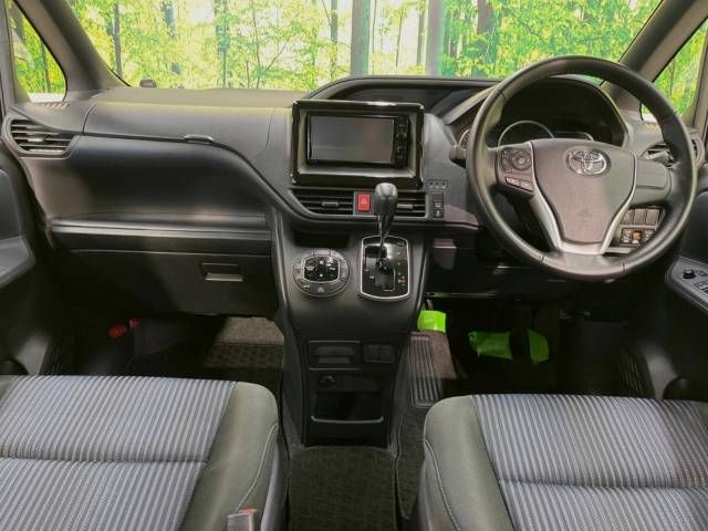 Toyota VOXY 2015-10 192483-1