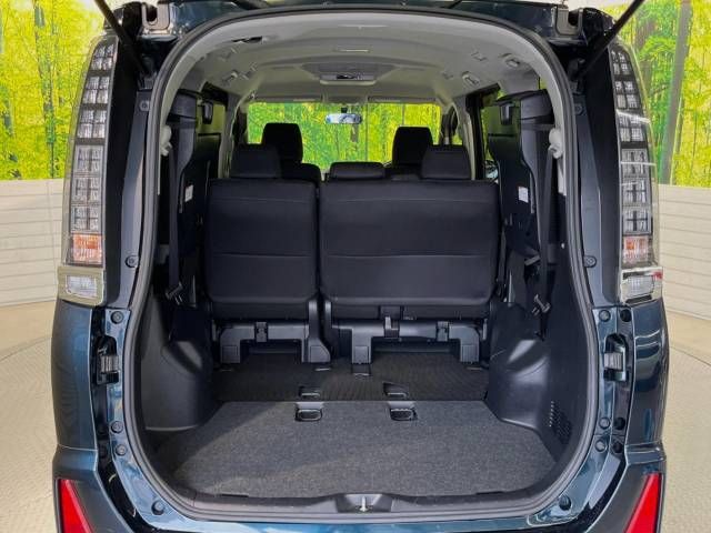 Toyota VOXY 2015-10 192483-11