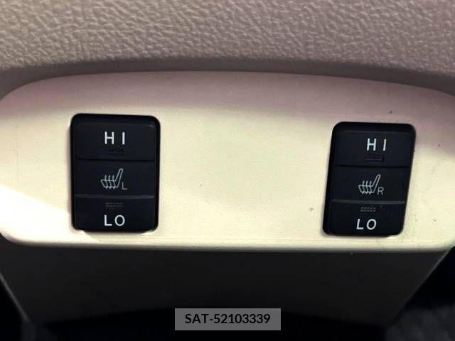 Toyota SIENTA 2015-08 285043-6