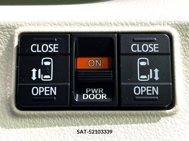 Toyota SIENTA 2015-08 285043-5