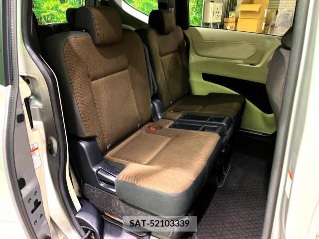 Toyota SIENTA 2015-08 285043-9