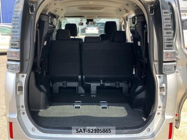 Toyota VOXY 2019-07 395008-1