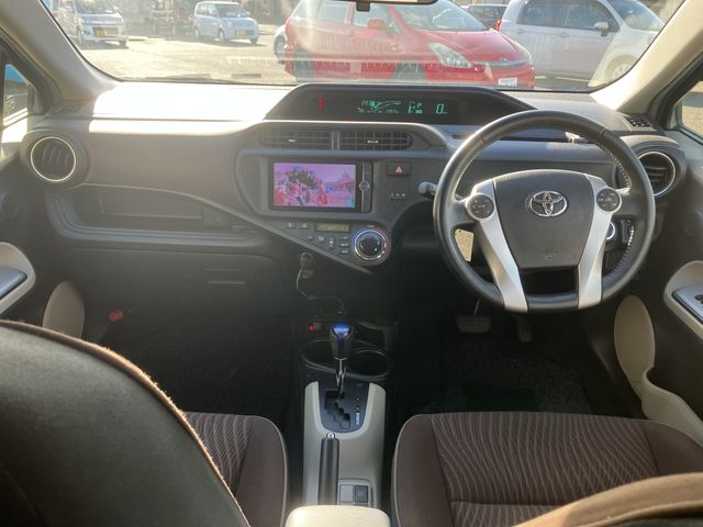 Toyota AQUA 2012-05 183200-1