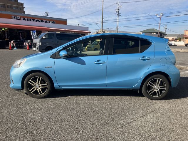 Toyota AQUA 2012-05 183200-5