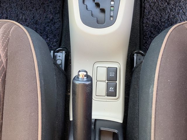 Toyota AQUA 2012-05 183200-14