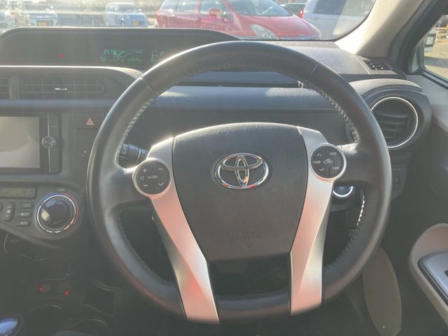 Toyota AQUA 2012-05 183200-2