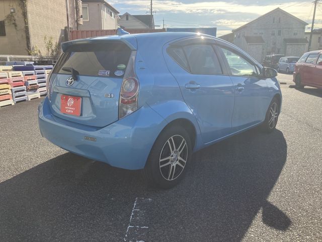 Toyota AQUA 2012-05 183200-7