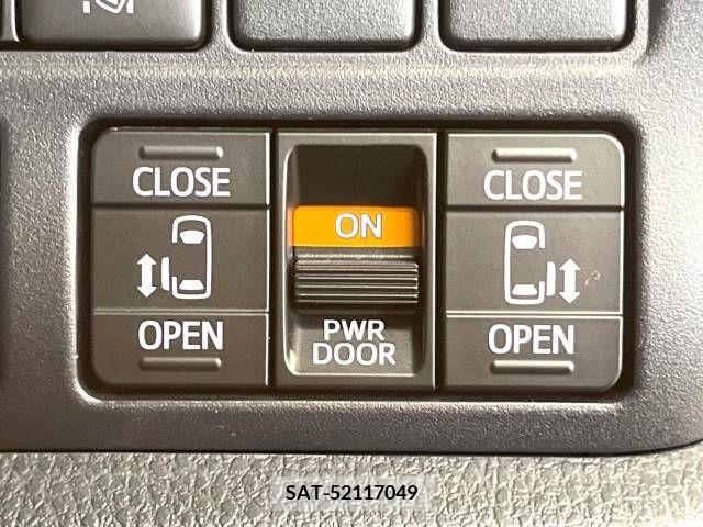 Toyota VOXY 2019-08 289011-4