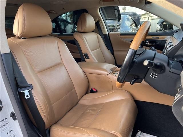 Lexus LS 2013-02 28212-18