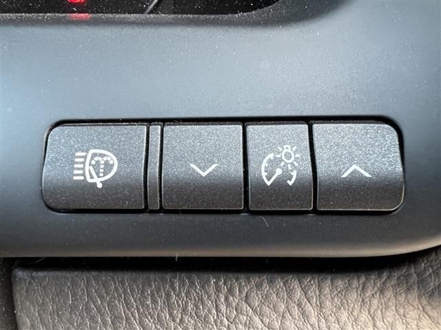 Lexus LS 2013-02 28212-13
