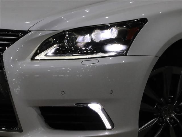 Lexus LS 2013-02 28212-8