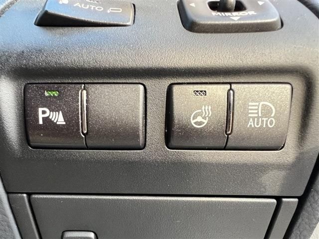 Lexus LS 2013-02 28212-12
