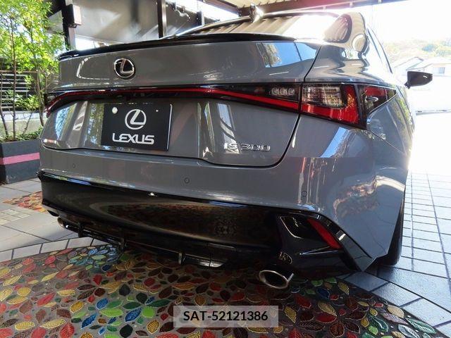 Lexus IS 2023-06 224936-1