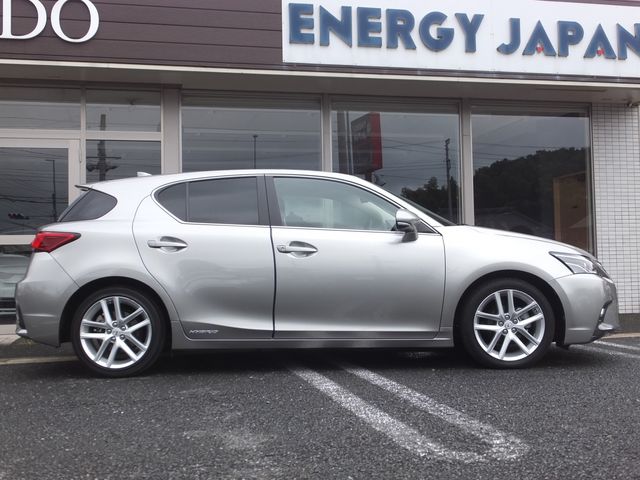 Lexus CT 2017-08 23117-4