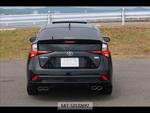 Toyota PRIUS 2019-11 247689-3