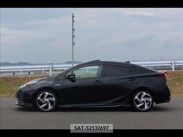 Toyota PRIUS 2019-11 247689-2