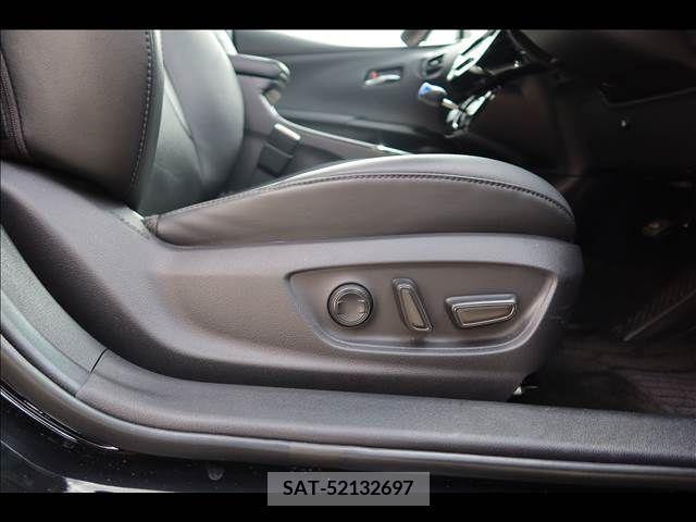 Toyota PRIUS 2019-11 247689-23