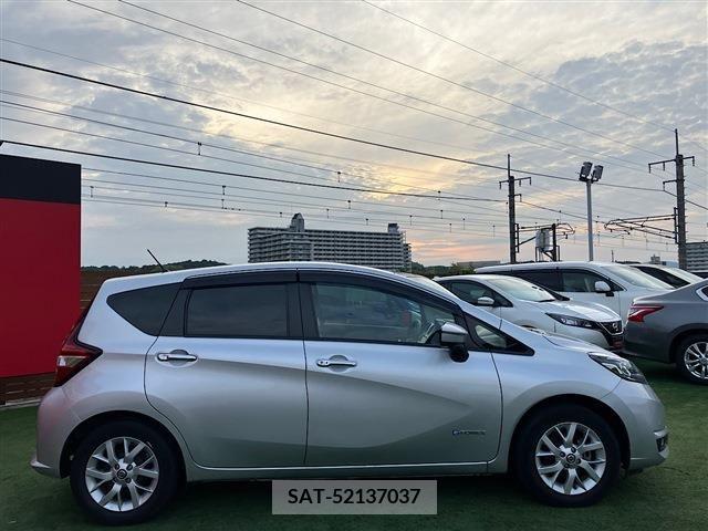 Nissan NOTE 2019-04 336879-11