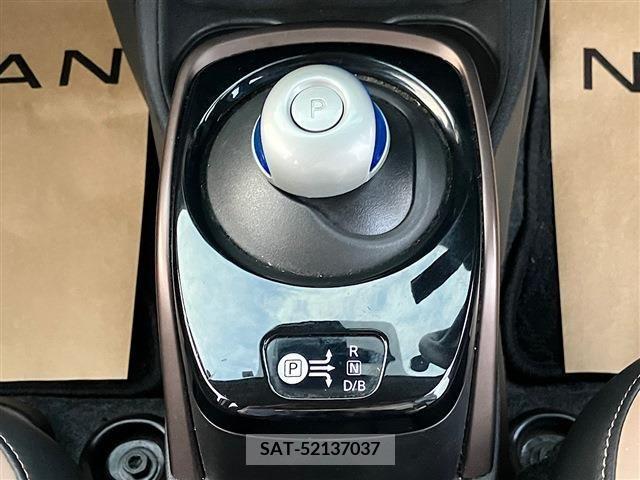 Nissan NOTE 2019-04 336879-7