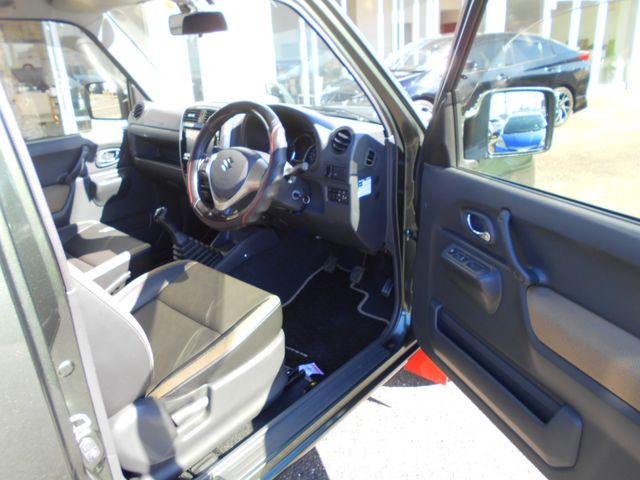 Suzuki JIMNY 2016-04 23835-1
