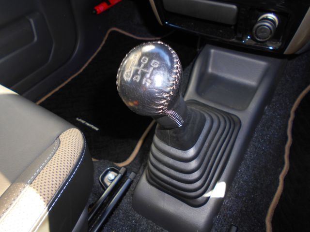 Suzuki JIMNY 2016-04 23835-24