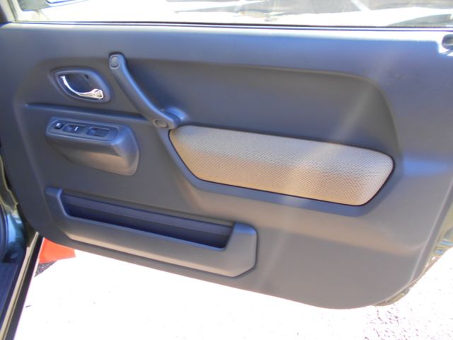 Suzuki JIMNY 2016-04 23835-11