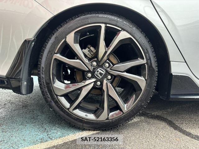 Honda CIVIC 2018-01 221276-15