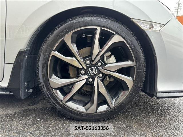 Honda CIVIC 2018-01 221276-14