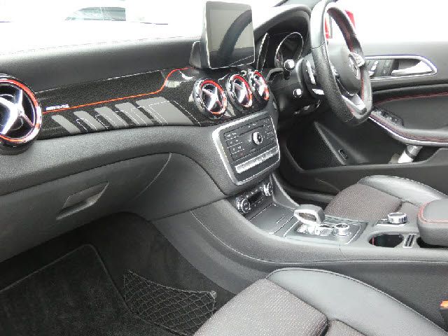 Amg A-Class 2019-12 183832-1