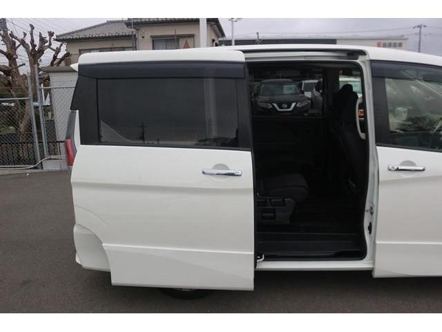 Nissan SERENA 2017-01 27796-9
