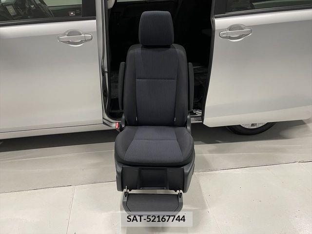 Toyota NOAH 2014-09 204569-3