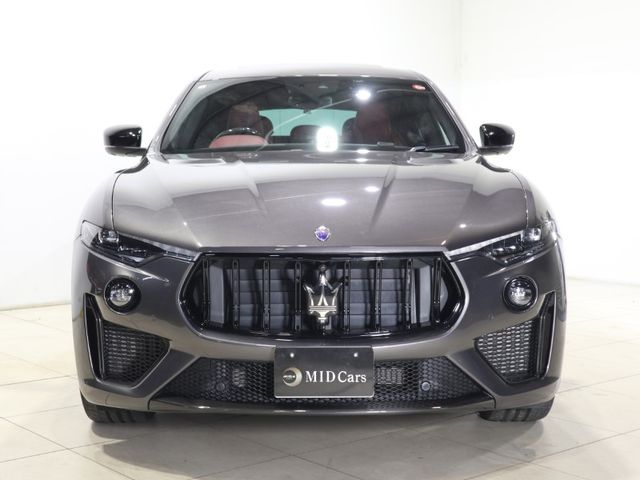 Maserati LEVANTE 2020-03 26818-1