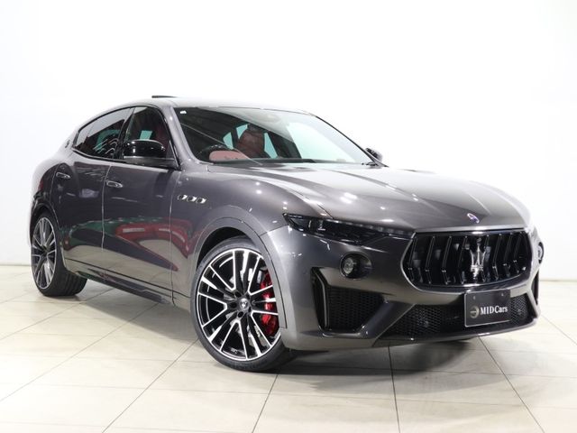 Maserati LEVANTE 2020-03 26818-3