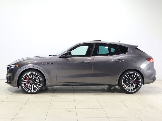 Maserati LEVANTE 2020-03 26818-4